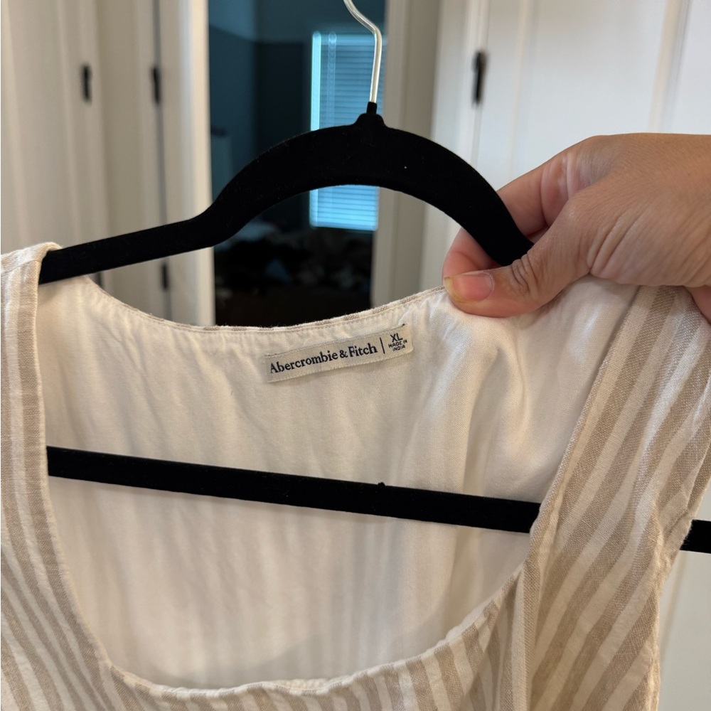 Abercrombie & Fitch Beige and White Striped Tank Top - Picture 3 of 3